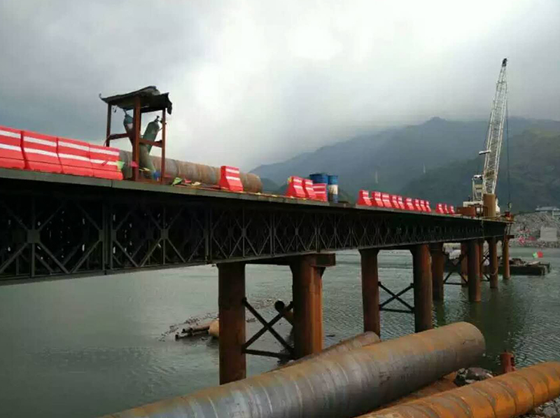 China Railway 16th water wax project on the steel bridge